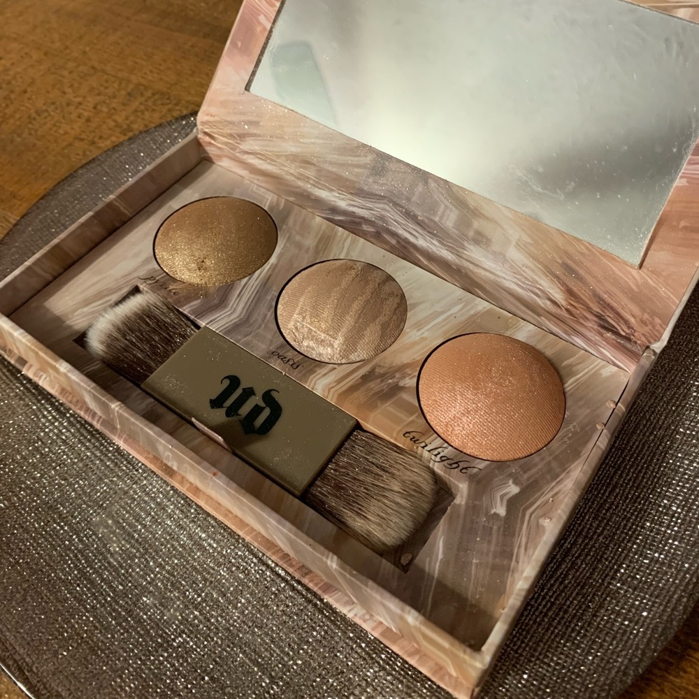 Urban Decay Illuminated Trio Highlighter Palette